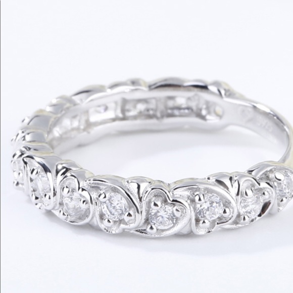 HEART MOTIF ROUND CUT STERLING SILVER WOMEN'S BAND 10 - Picture 3 of 6